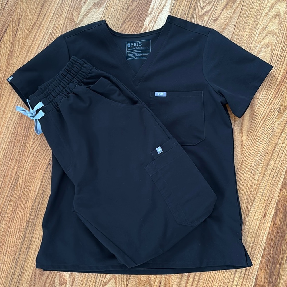 Figs scrubs set
